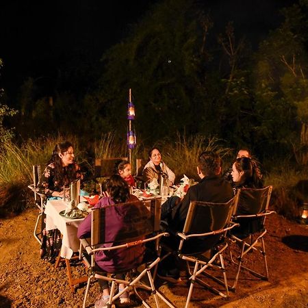 Kanha Jungle Camp エクステリア 写真