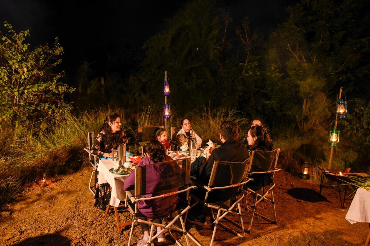 Kanha Jungle Camp エクステリア 写真