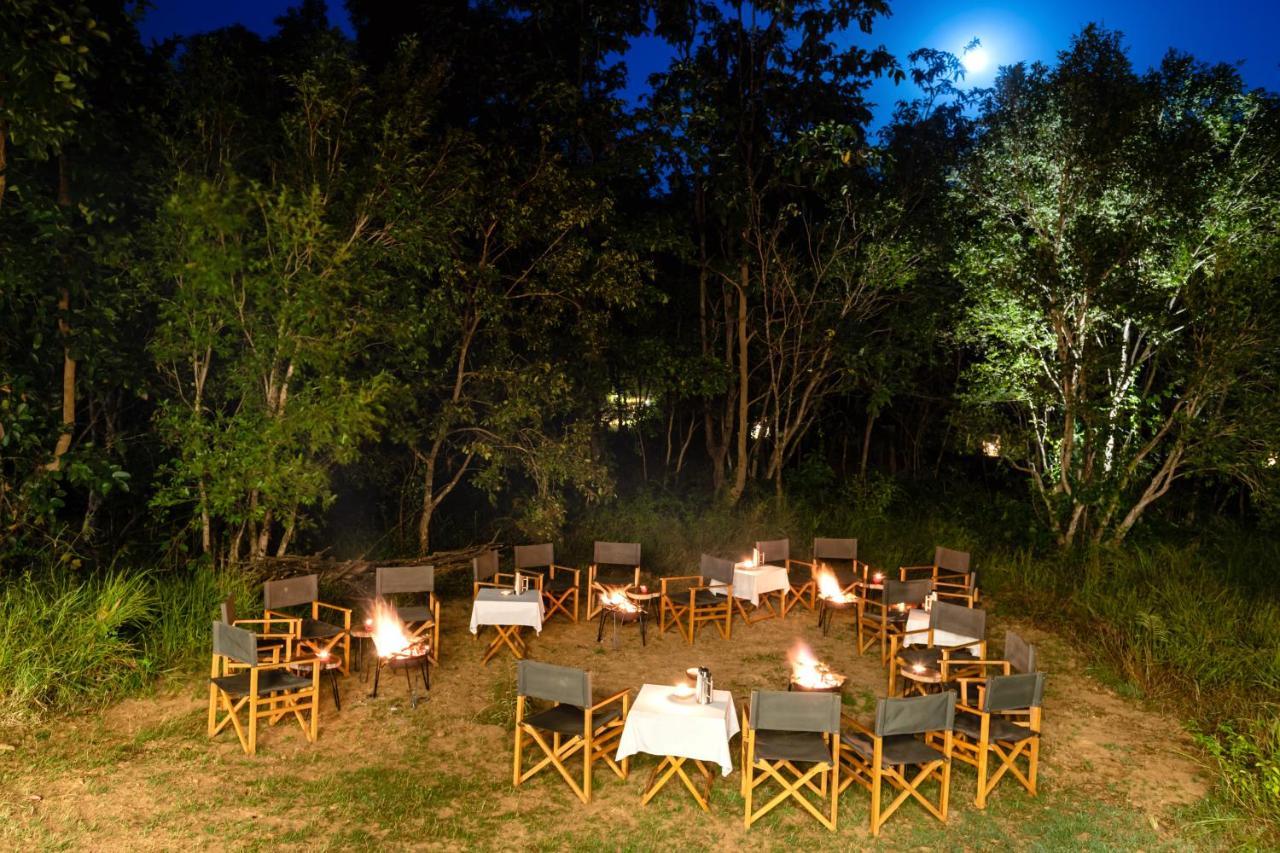 Kanha Jungle Camp エクステリア 写真