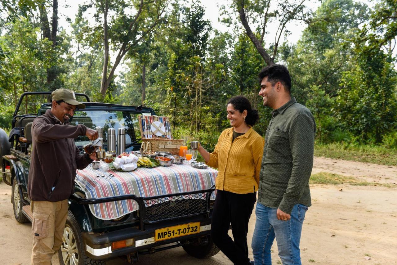 Kanha Jungle Camp エクステリア 写真