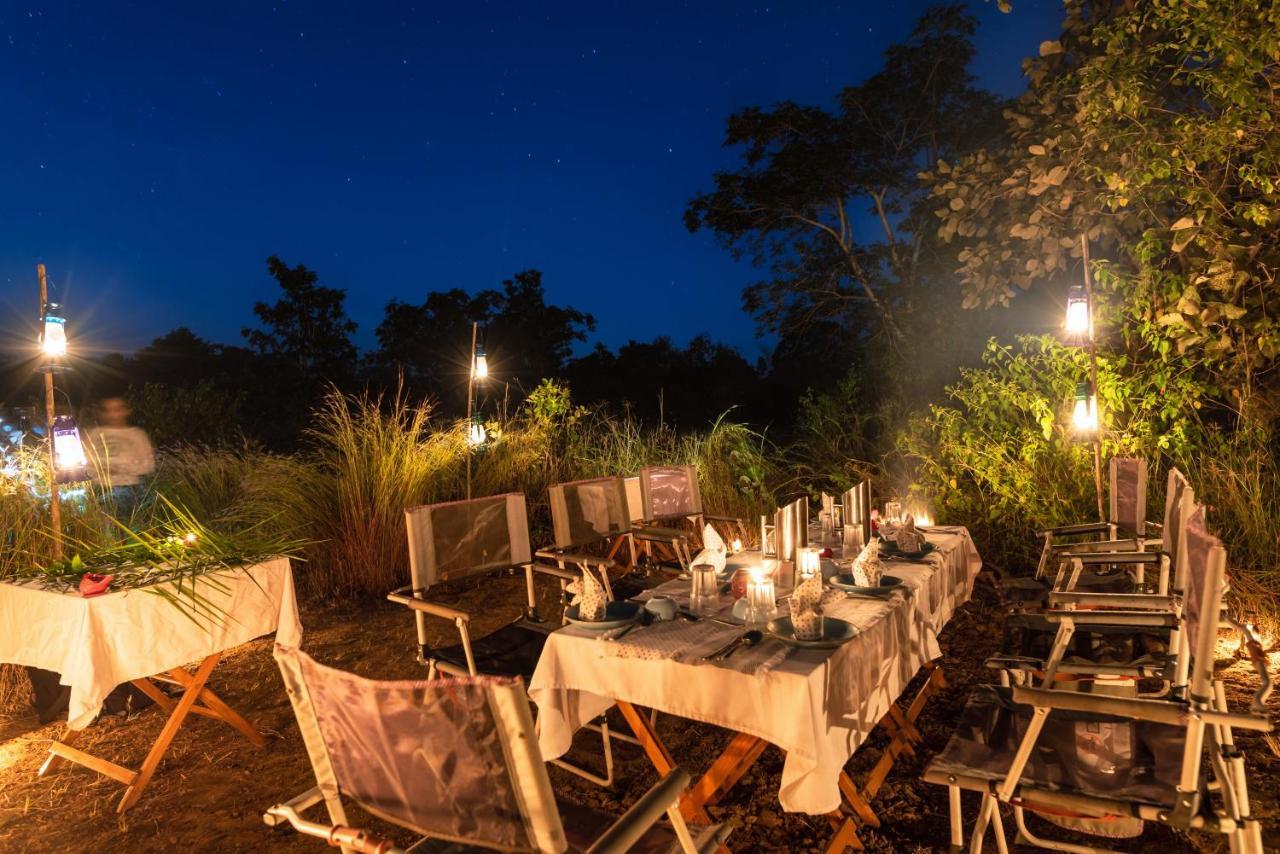 Kanha Jungle Camp エクステリア 写真