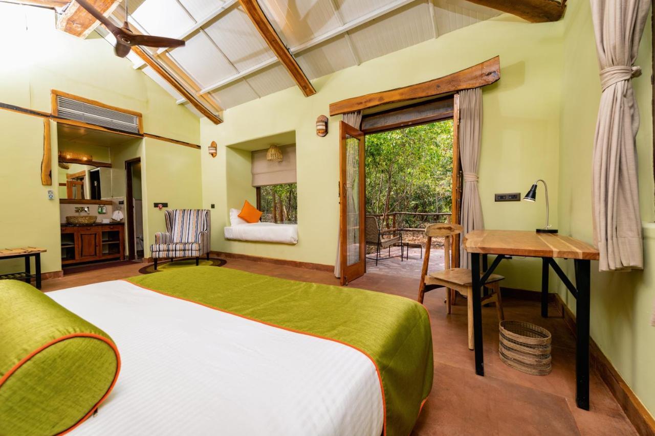 Kanha Jungle Camp エクステリア 写真