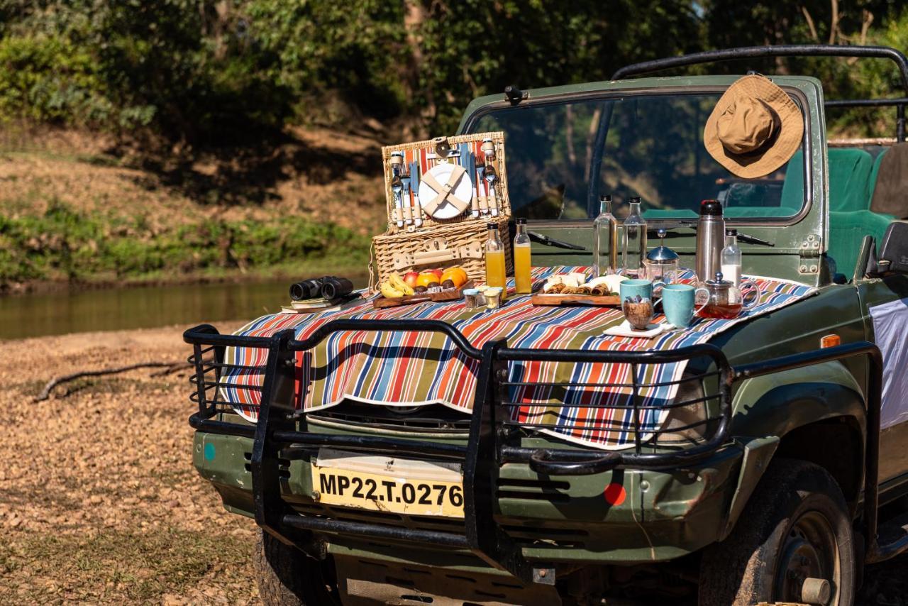 Kanha Jungle Camp エクステリア 写真