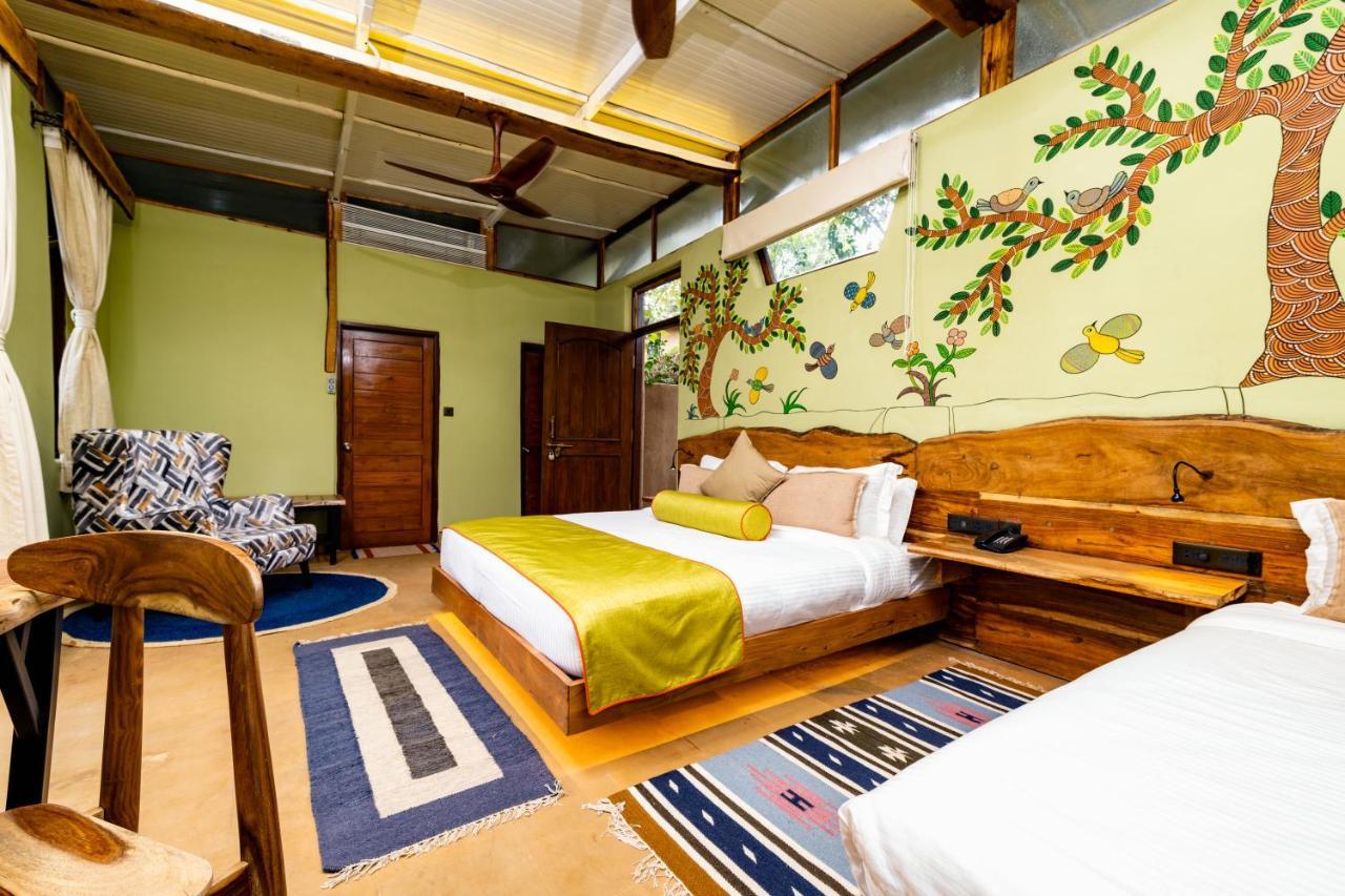 Kanha Jungle Camp エクステリア 写真