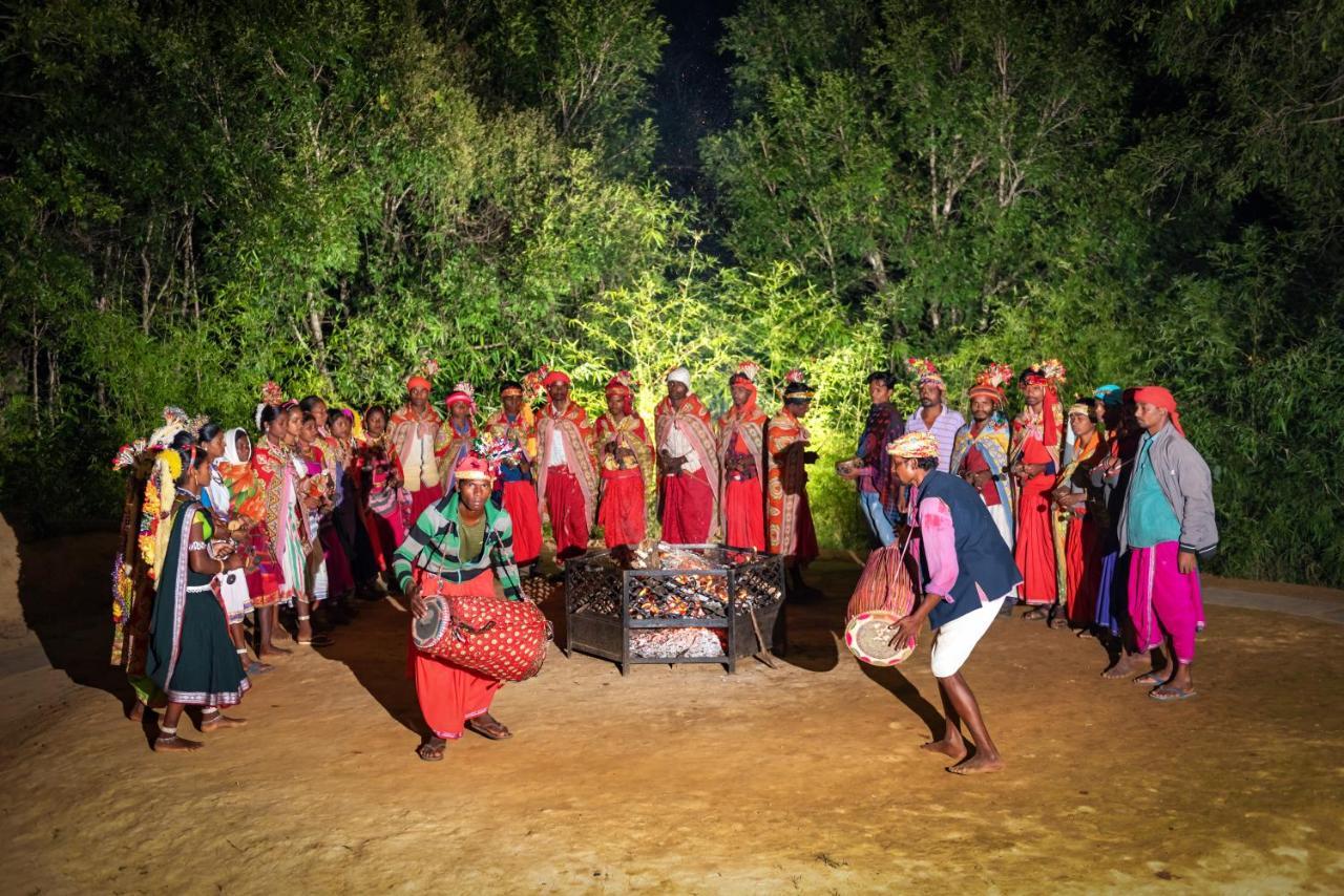 Kanha Jungle Camp エクステリア 写真