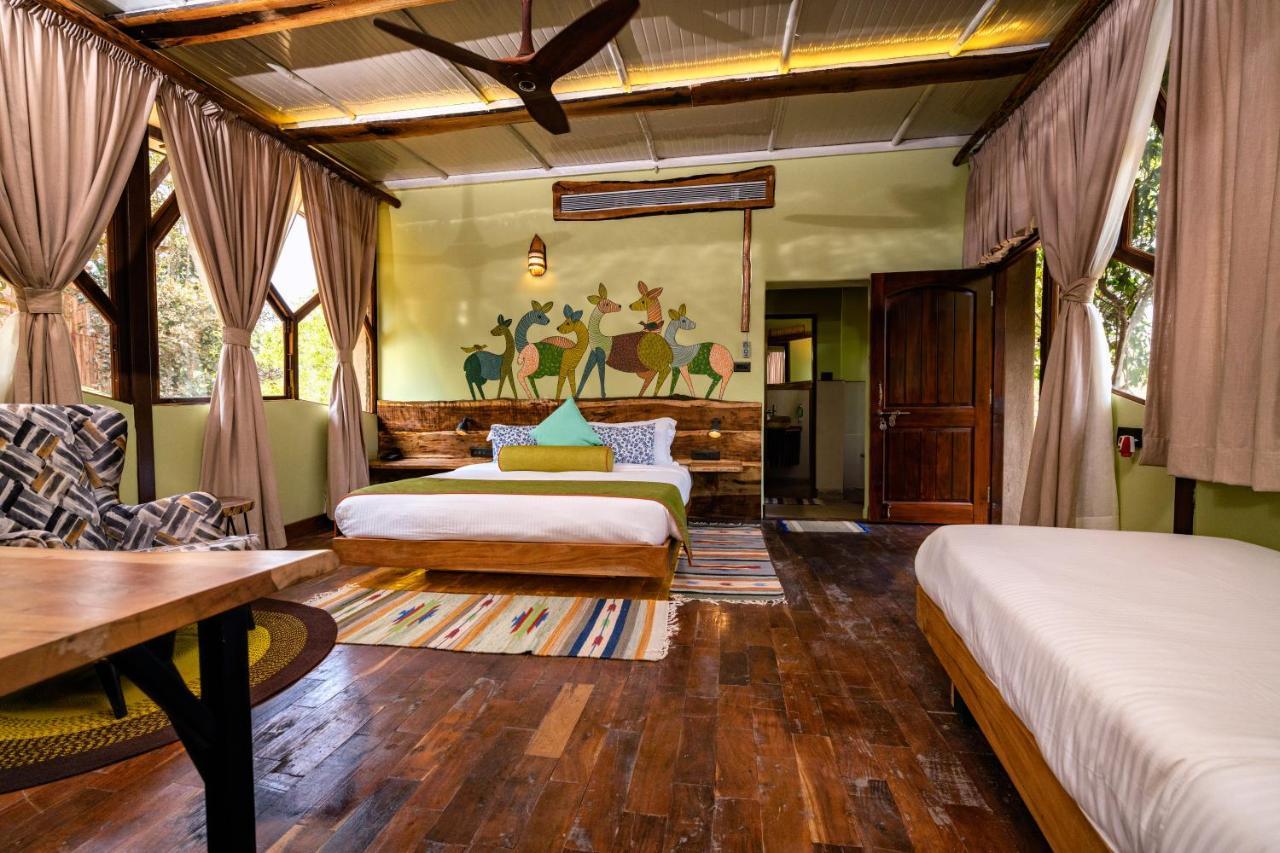 Kanha Jungle Camp エクステリア 写真