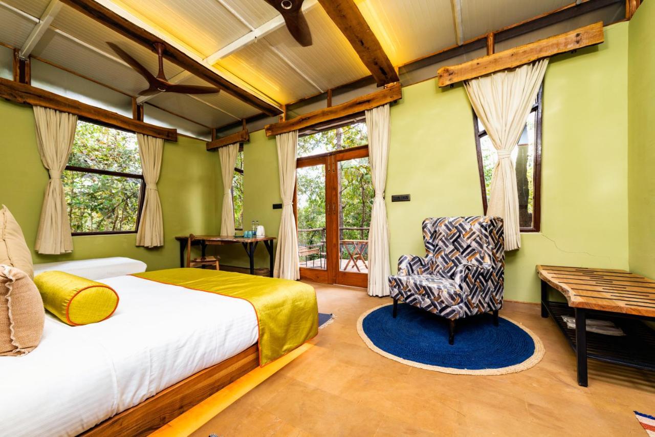Kanha Jungle Camp エクステリア 写真