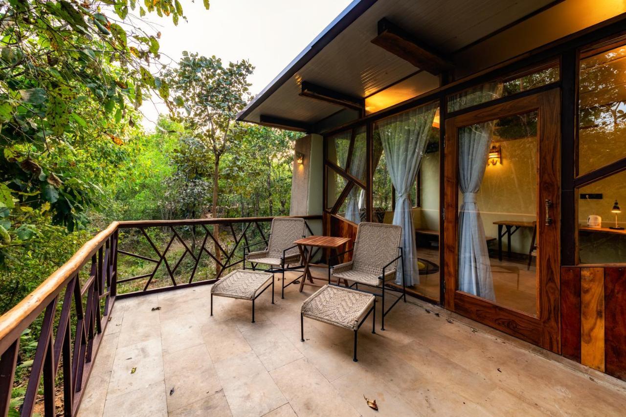 Kanha Jungle Camp エクステリア 写真
