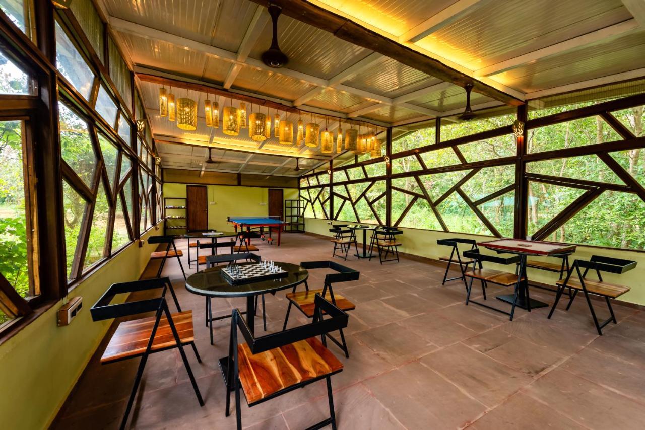 Kanha Jungle Camp エクステリア 写真