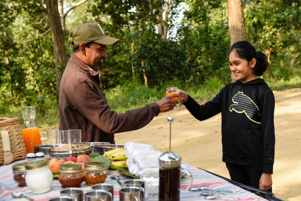 Kanha Jungle Camp エクステリア 写真