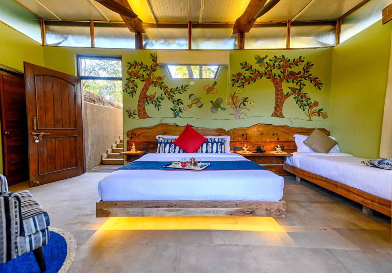 Kanha Jungle Camp エクステリア 写真