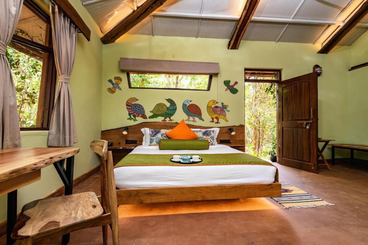 Kanha Jungle Camp エクステリア 写真